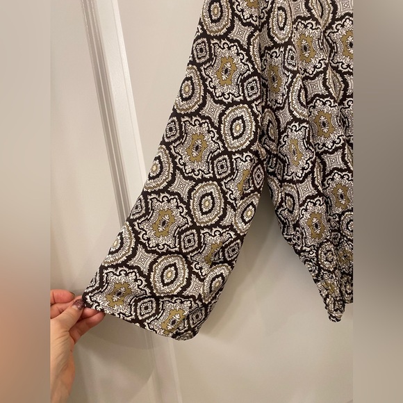 Michael Kors Large Brown Patterned Blouse with Buckle Sleeves - Picture 5 of 8